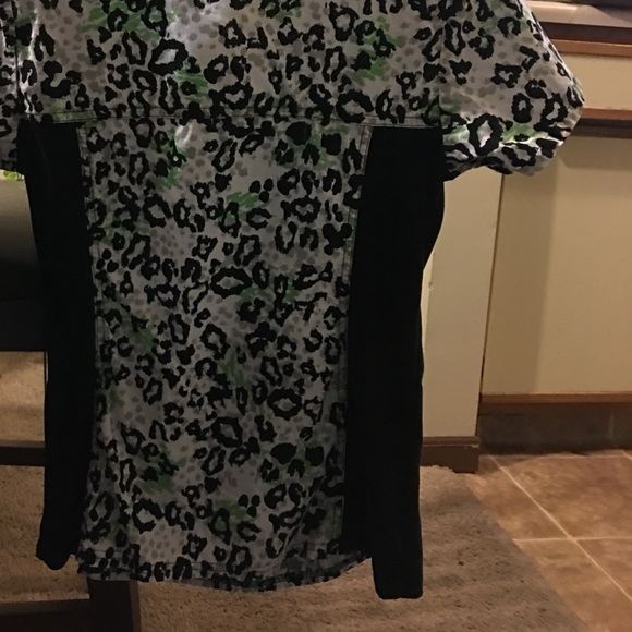 Cherokee Scrub Top - Picture 4 of 4